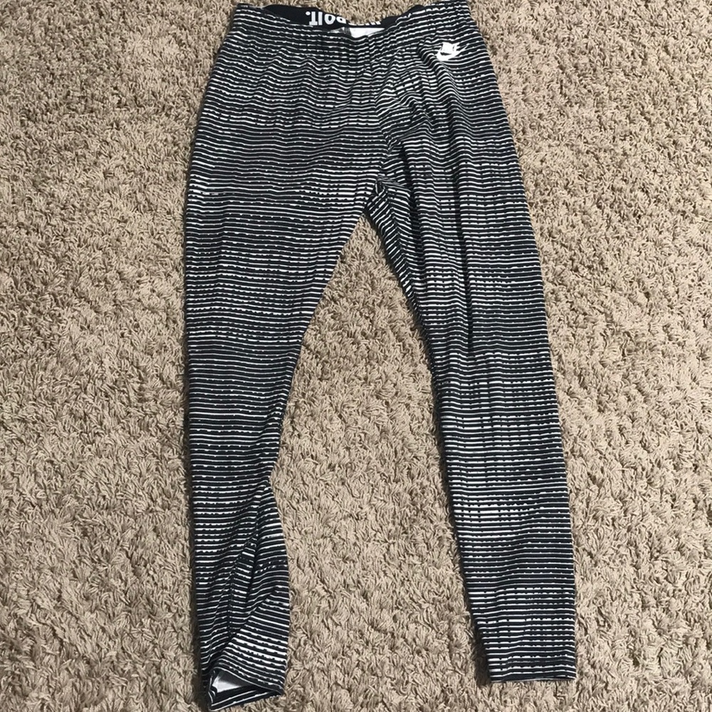 Women’s Nike leggings